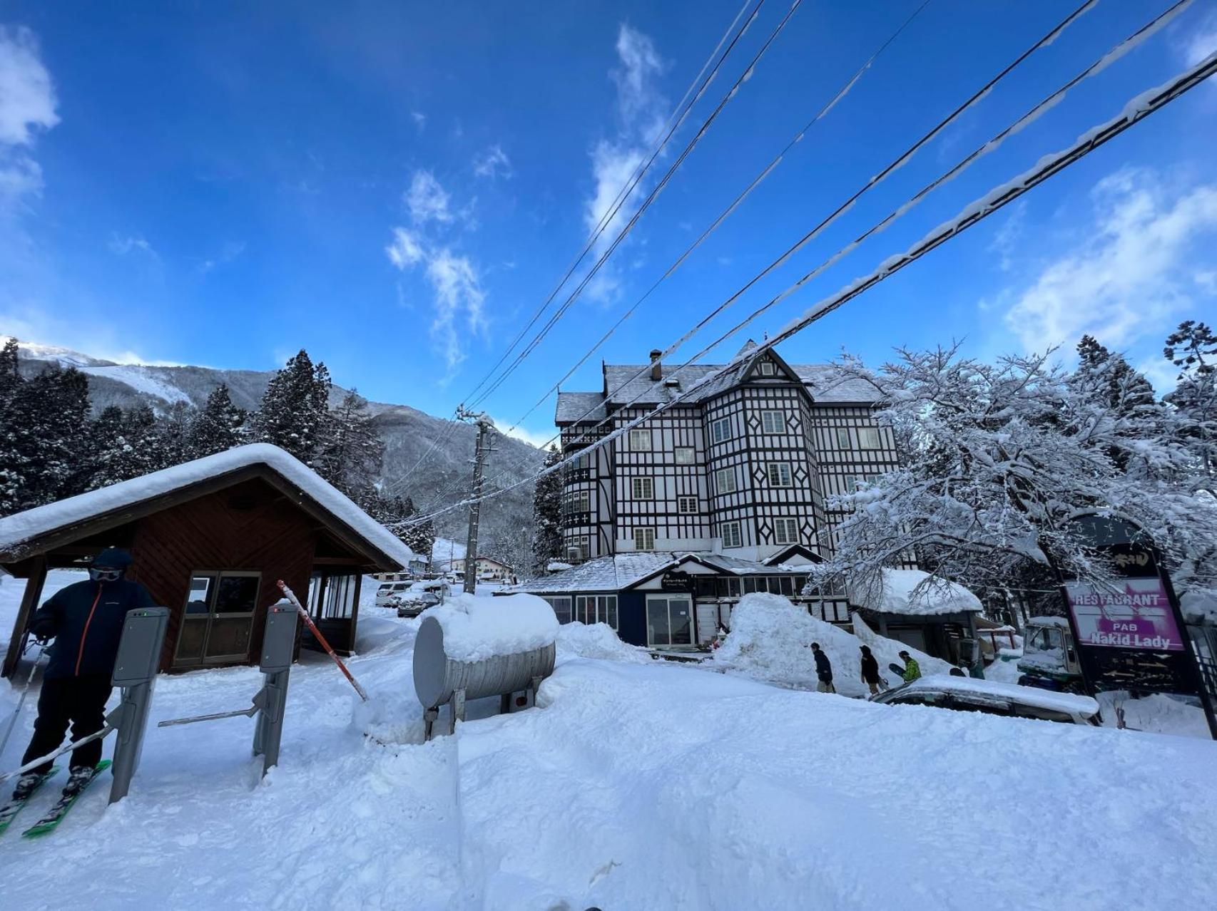 Hakuba Sun Valley Hotel Exteriör bild